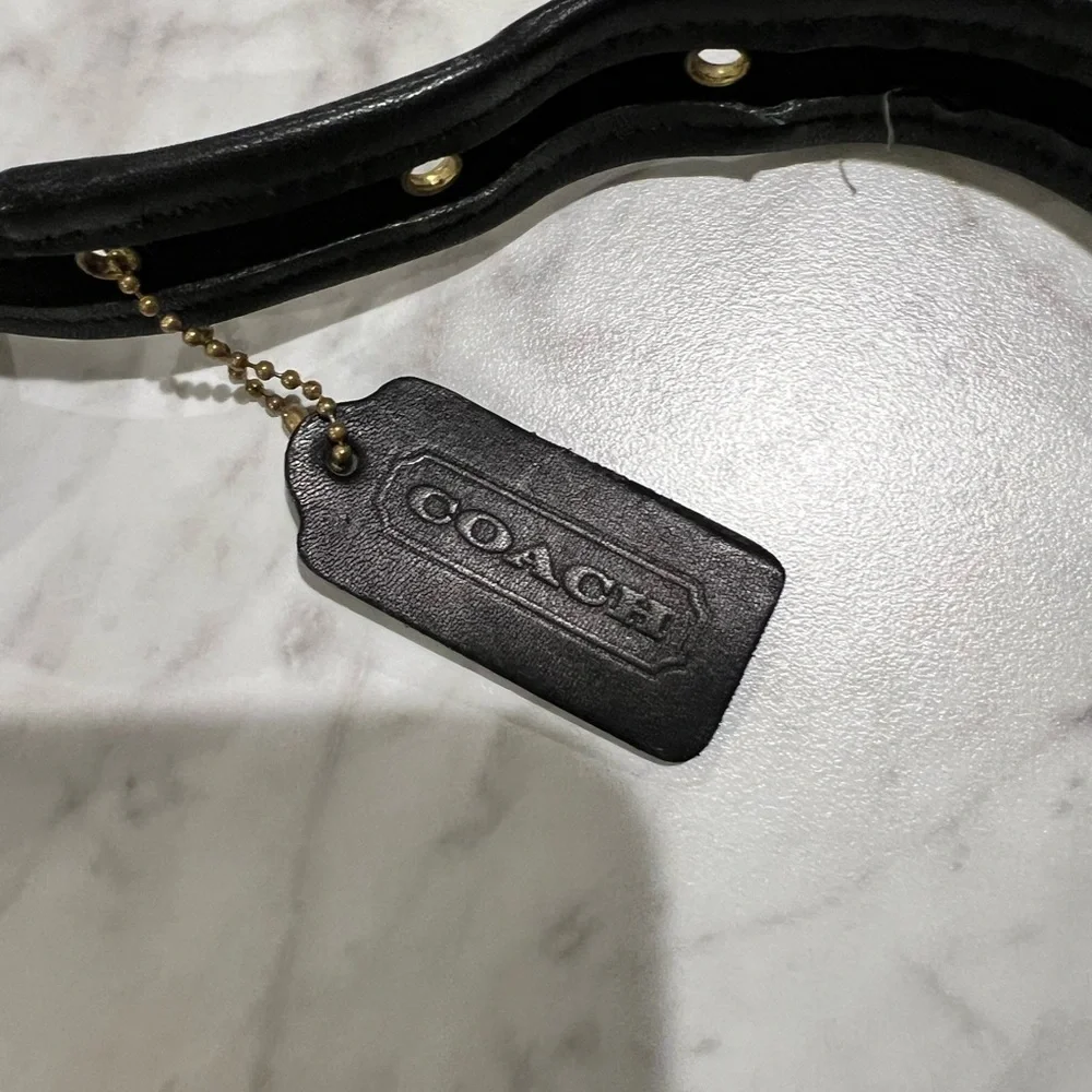 Coach Black Leather Women's purse. Excellent condition. No rips, tears. - Picture 4 of 10